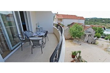 Chorwacja Privát Vrulje, Zewnątrz